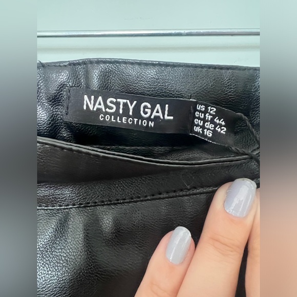 NWT Nasty Gal Faux Leather Tapered Pants - Picture 10 of 10